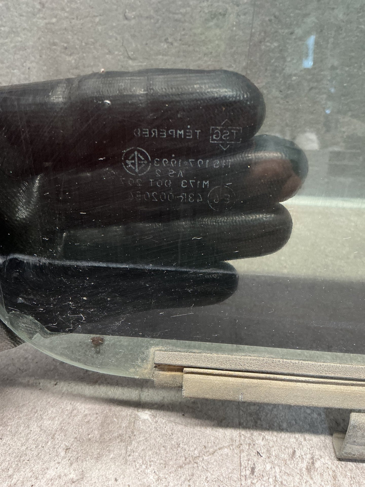 2004 Mitsubishi Triton K7*T- Right Rear Door Glass- (TAG13506) PN: M173