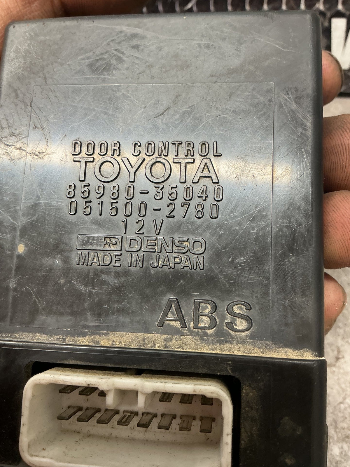 1994 Toyota Hilux Surf KZN130- Door Control Module- (TAG13490)