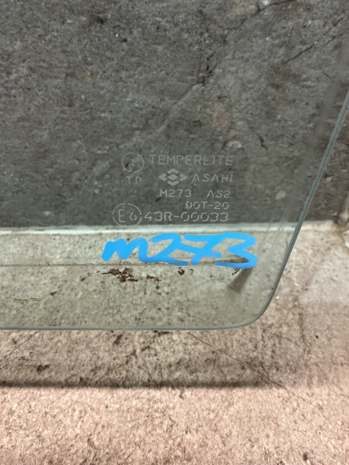 1994-1998 Suzuki Vitara ET - Right Front Door Glass - (TAG18941)