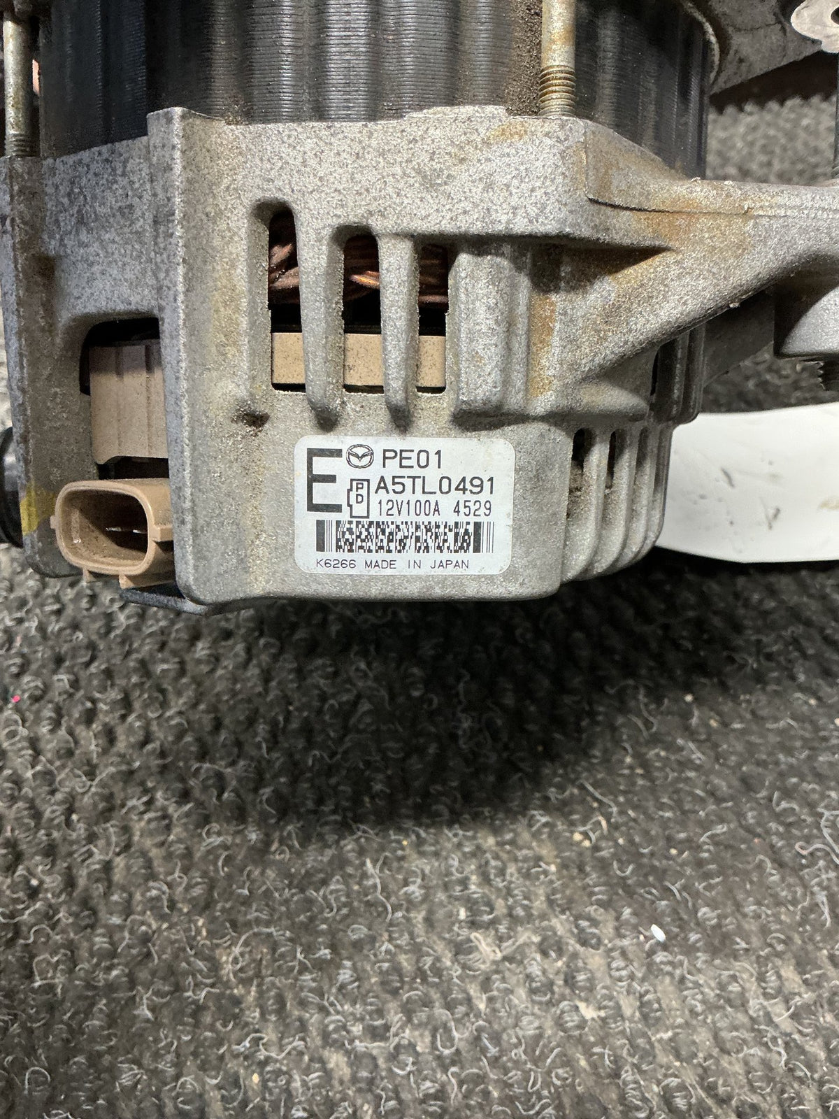 2014 Mazda CX-5 9W066- Alternator- (TAG10772)