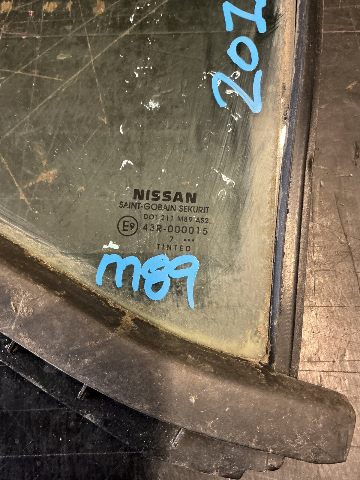 2012 Nissan Navara D40 - Right Rear Quarter Door Glass - (TAG18591)