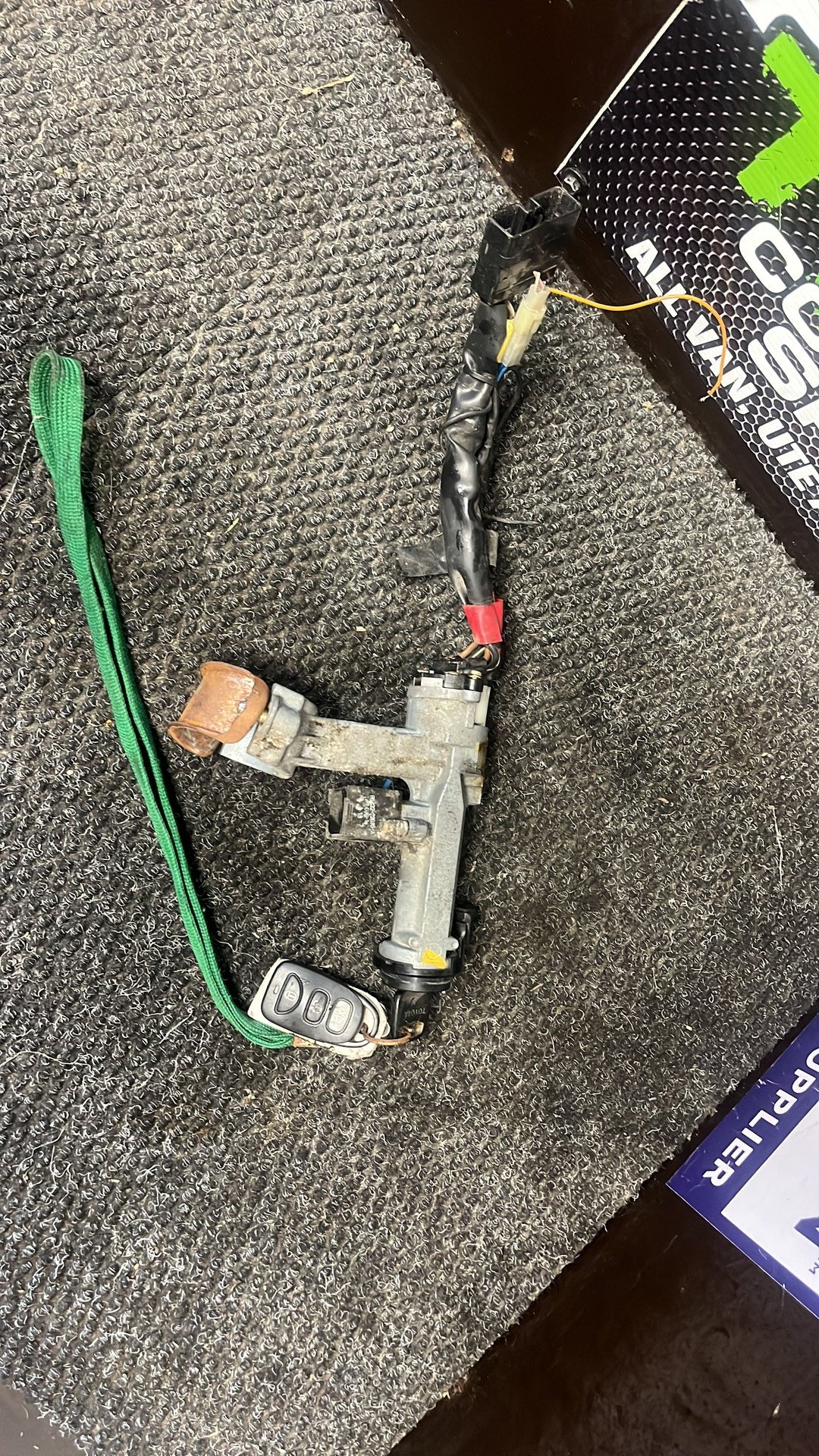1989-2000 Toyota Hiace IV H100 LH1- Ignition With Key- (TAG6892) PN: 45020-26-5