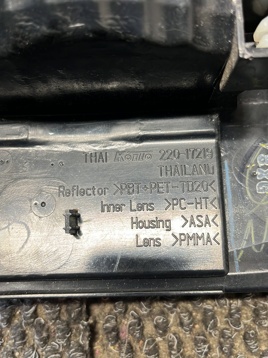 2015 Isuzu D-Max- Right Taillight- (TAG9018)