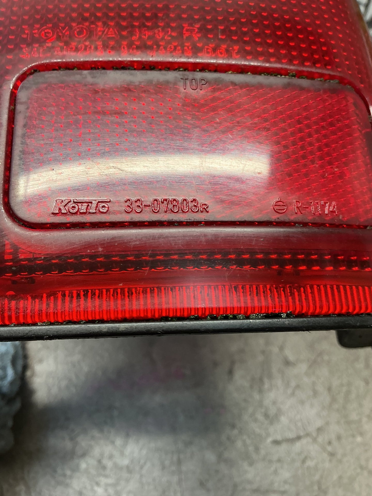 1995-2002 Toyota Surf N180- Right Taillight- (TAG15402)