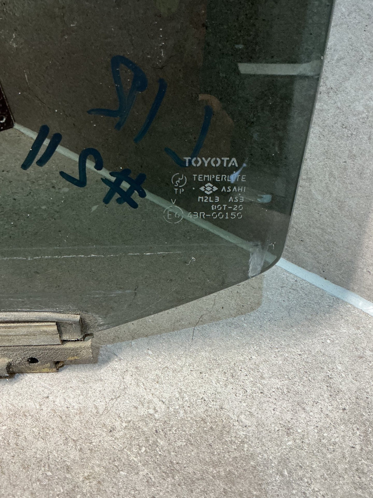 1995-2002 Toyota Hilux III N180- Left Rear Door Glass- (TAG12801)