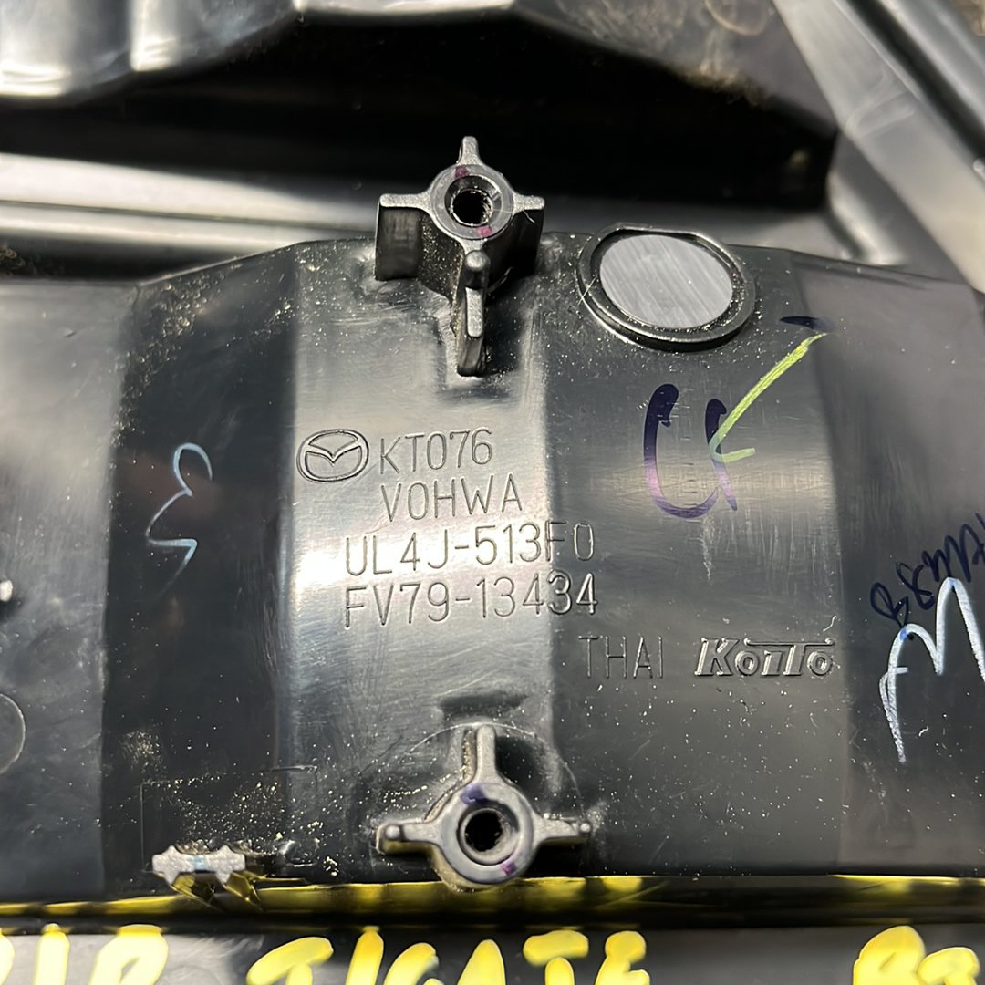 2016-2020 Mazda BT-50 GSX D/C W/S 3.2D/6AT- Right Tailgate Light- (TAG5525) PN: ul4j-513fo