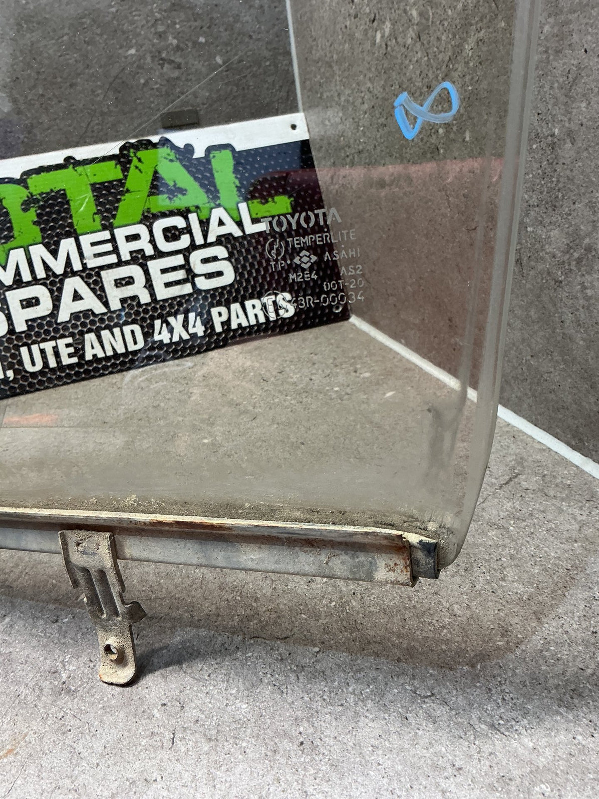 1996-2000 Toyota Land Cruiser J90- Left Front Door Glass- (TAG12755)
