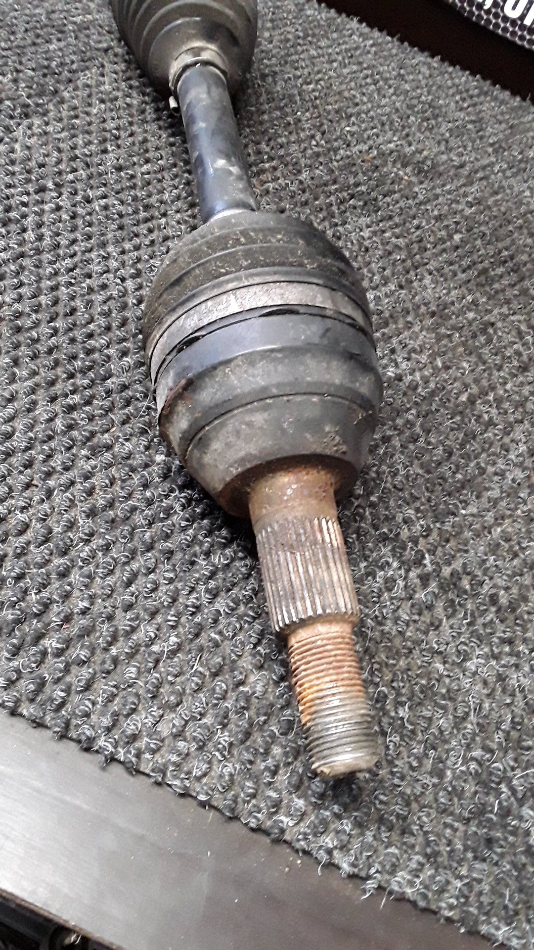 2013 Captiva LT 2WD 2.4 AT- Left Front Drive Axle- (TAG6493)