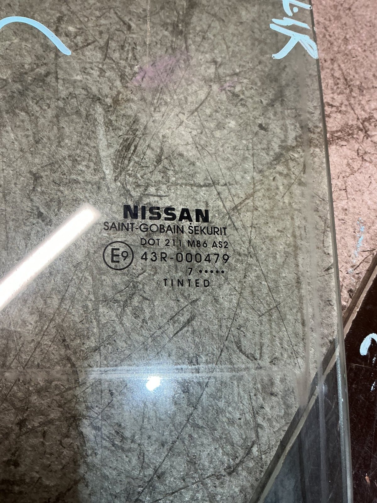 2006 Nissan Navara D40 - Left Rear Door Glass - (TAG18875)
