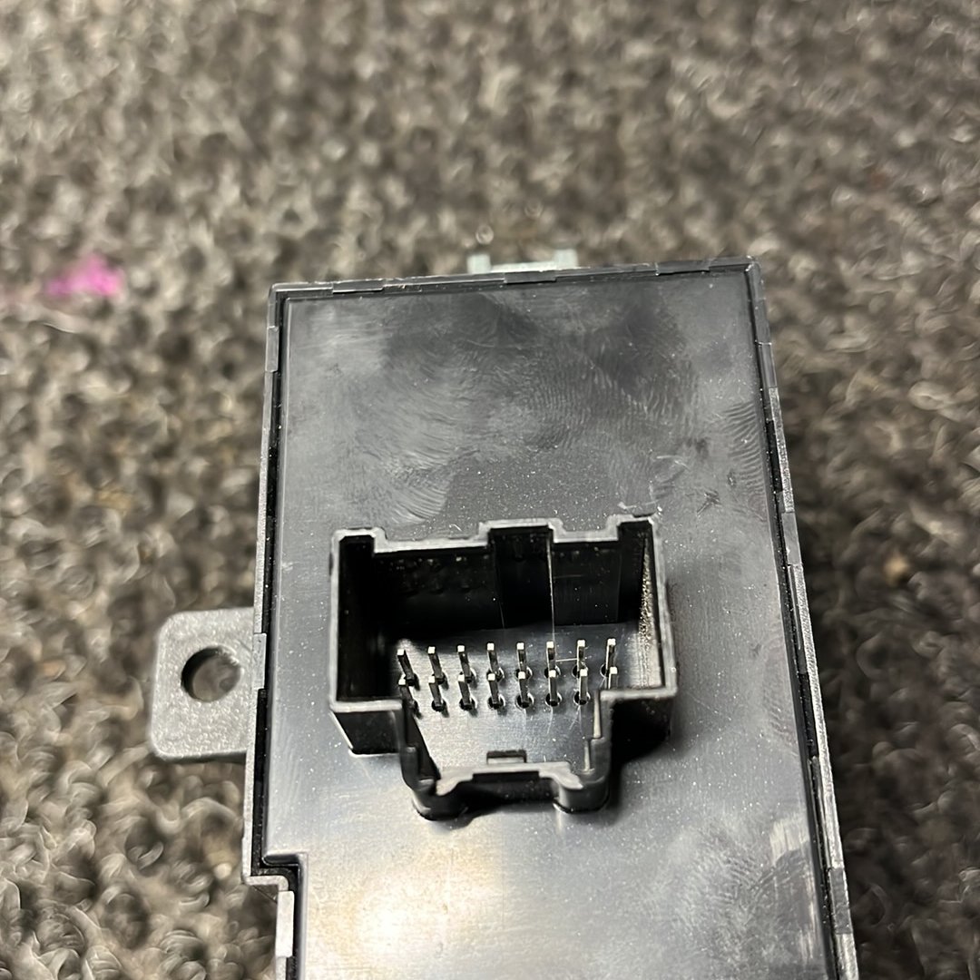 Mirror Adjuster Switch- (TAG7978), 2017, Holden, Captiva