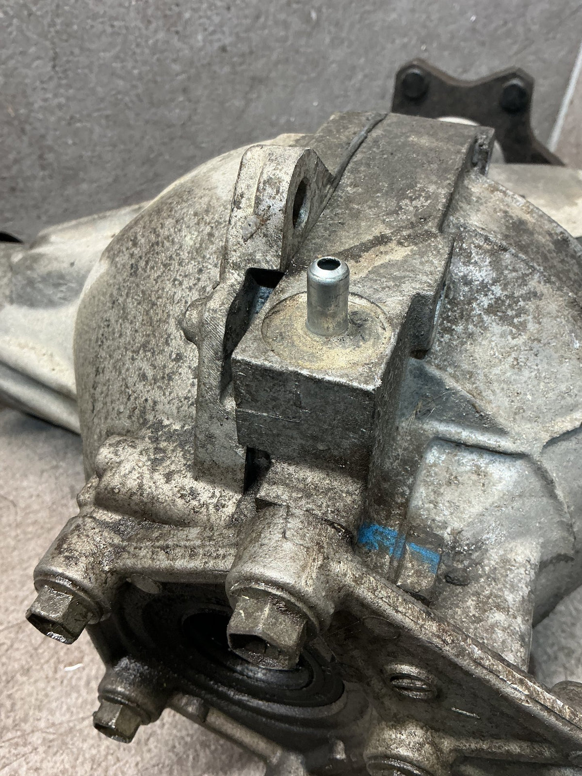 2010 Suzuki Vitara- Rear Differential Head- (TAG17552)