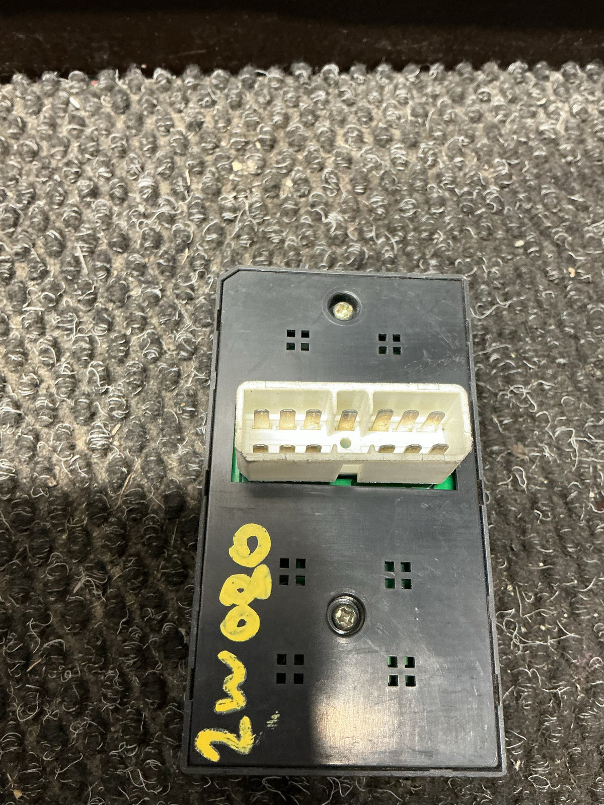 2004 Holden Commodore VZ 2W080- Master Power Window Switch- (TAG9927)