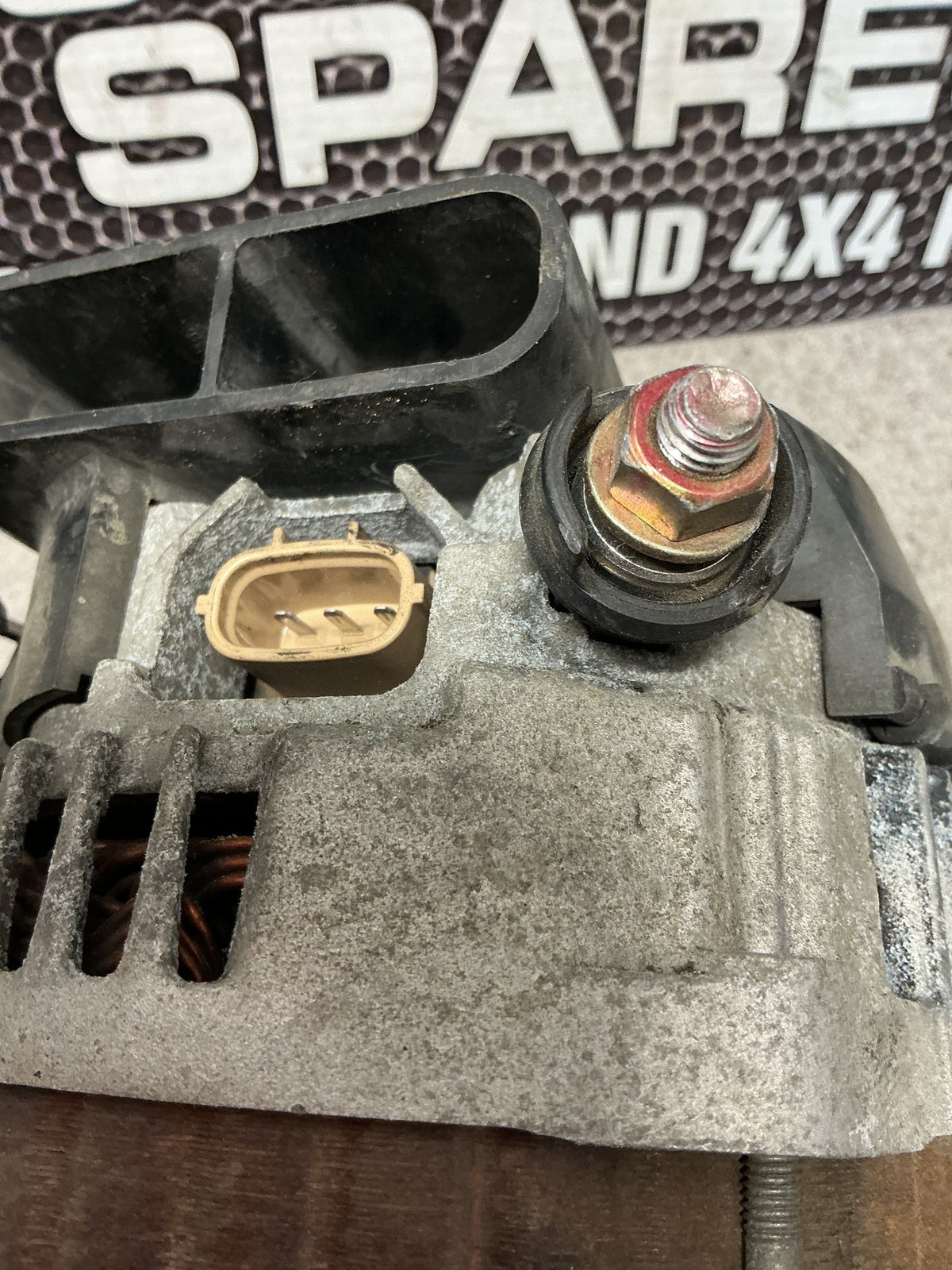 2007 Ford Escape- Alternator- (TAG14864)