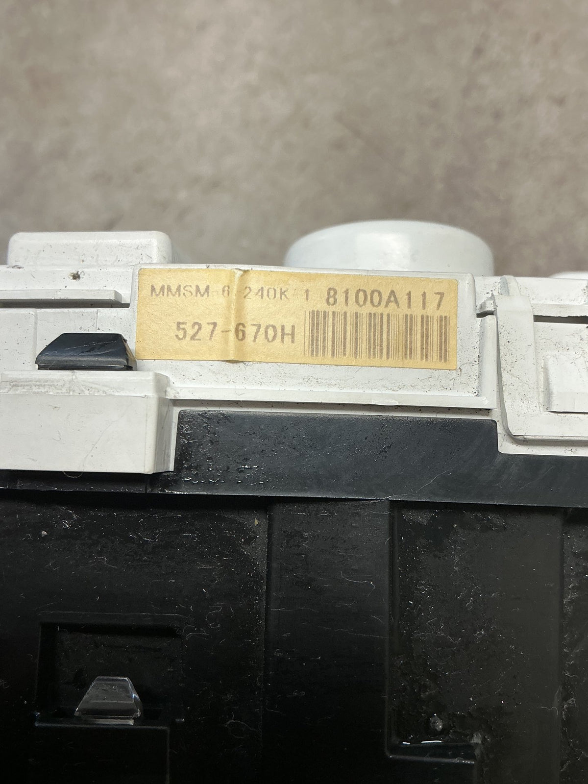 2007 Mitsubishi Outlander- Instrument Cluster- (TAG16076)