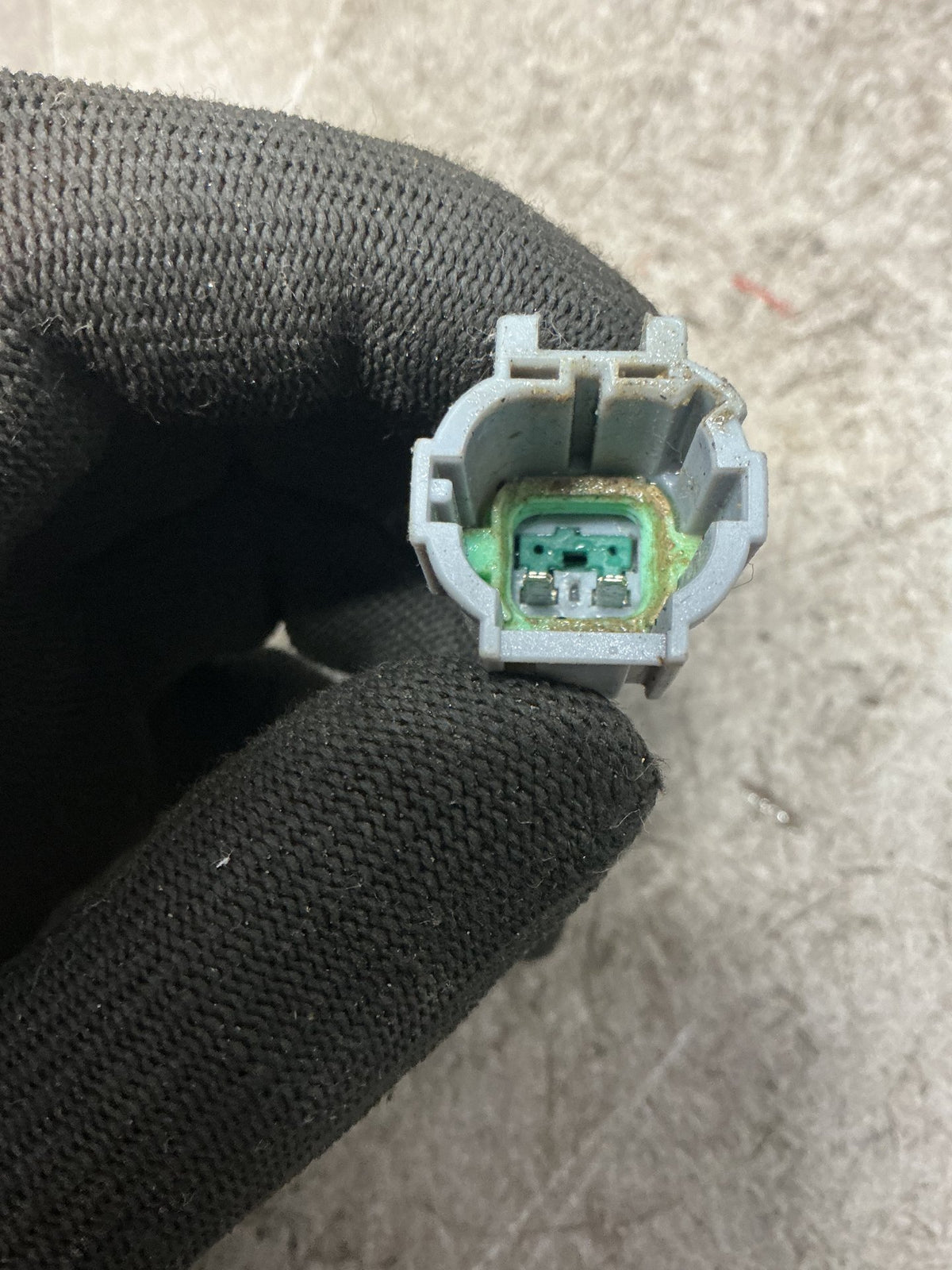 2006 Nissan Navara D40- Left Front ABS Sensor- (TAG16879)