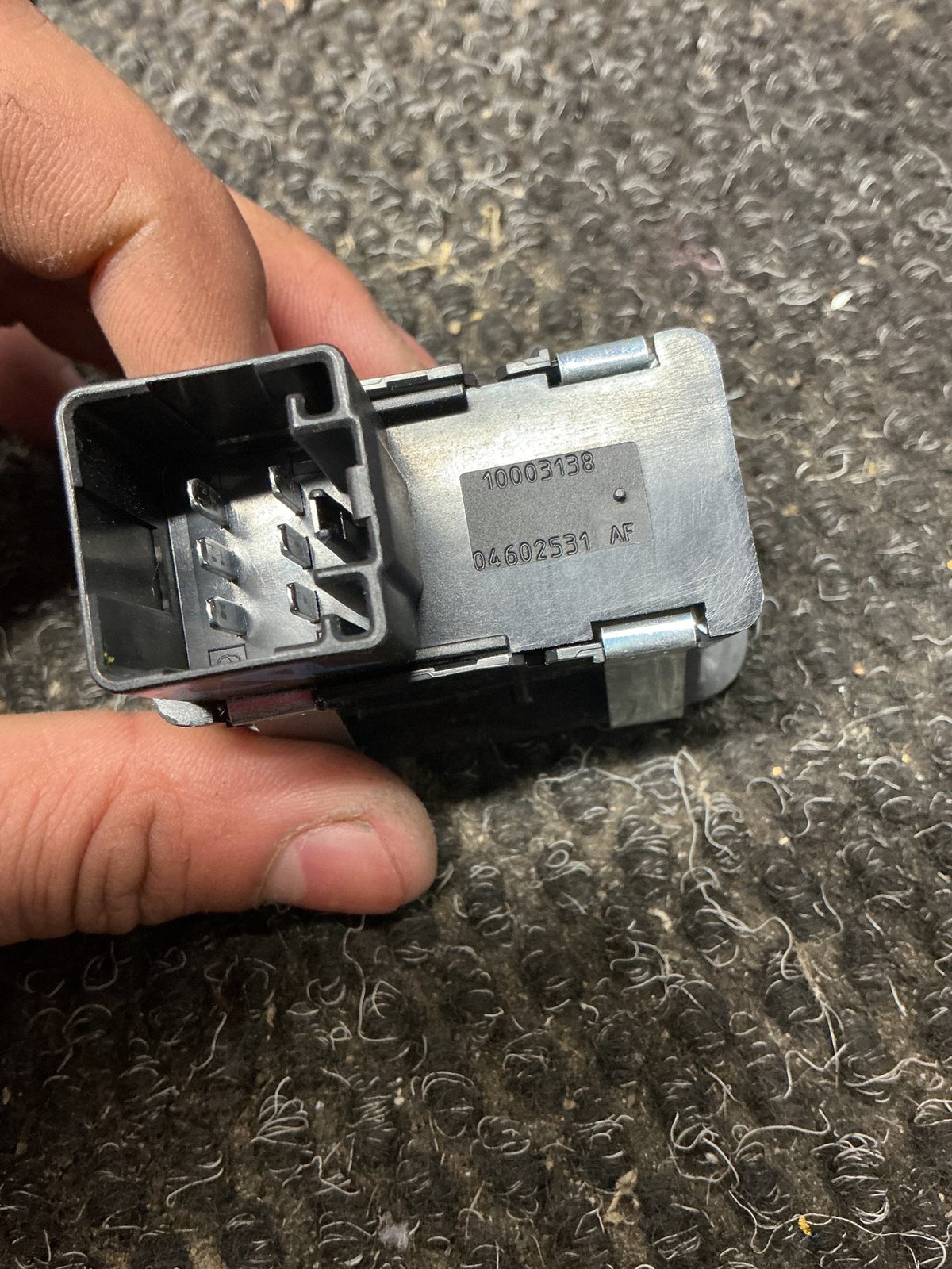 2010 Dodge Journey JC- Left Rear Window Switch- (TAG11392) PN: 04602531 AF