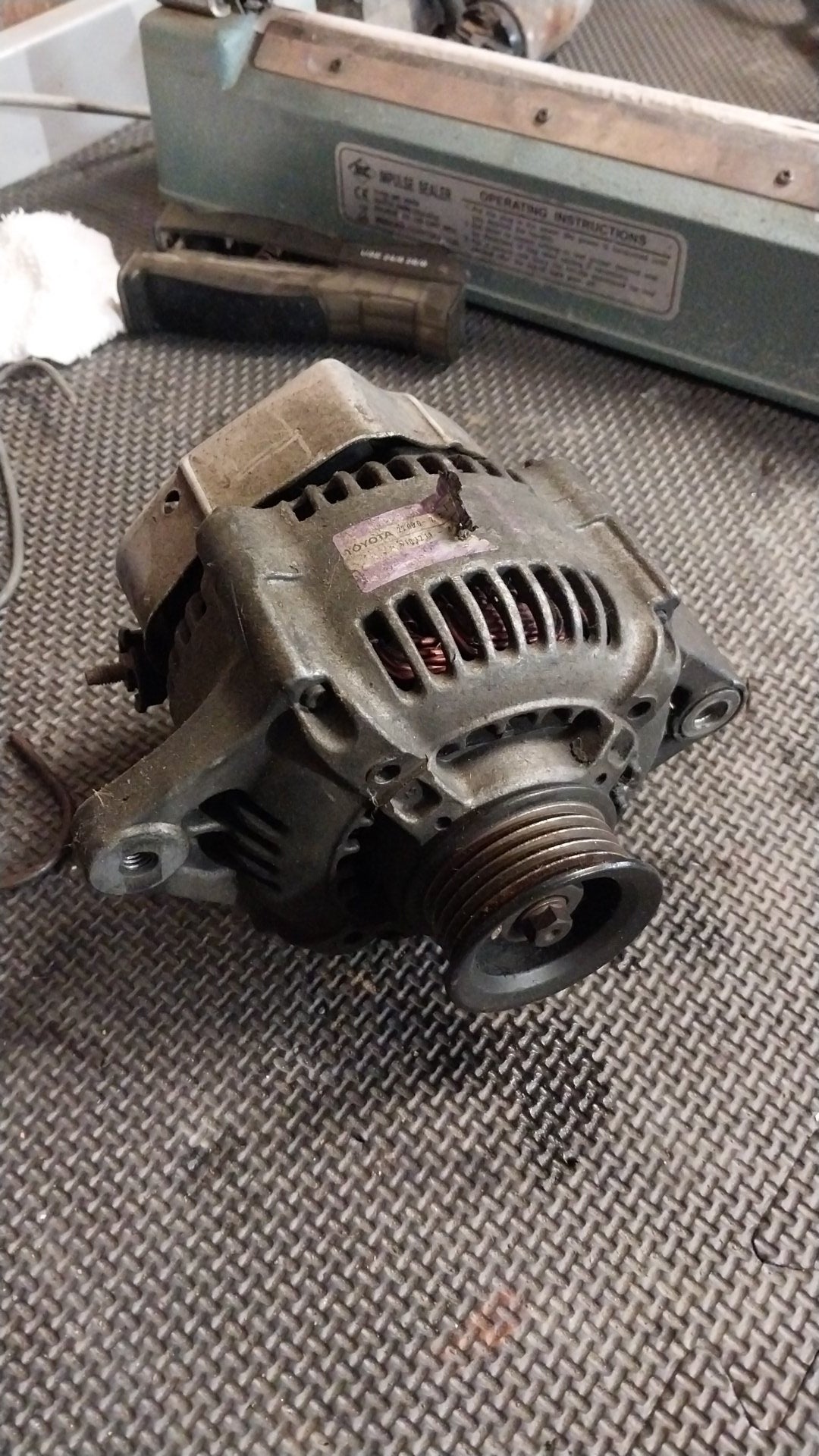 1995-2002 Toyota 4Runner RZN185*- Alternator- (TAG815)