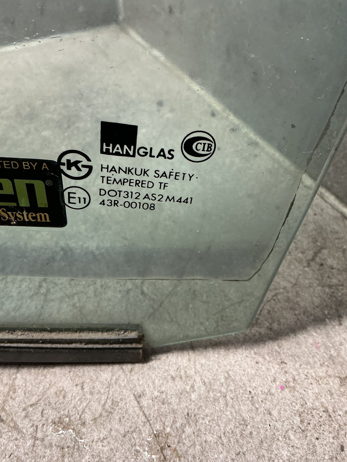 1996 Hyundai H100- Left Front Door Glass- (TAG17559)