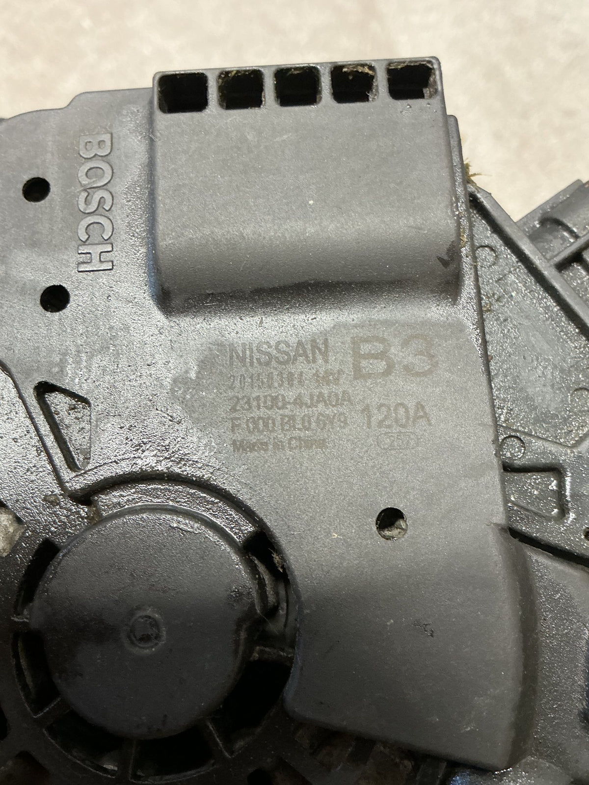 2015 Nissan Navara D23- Alternator- (TAG14193)