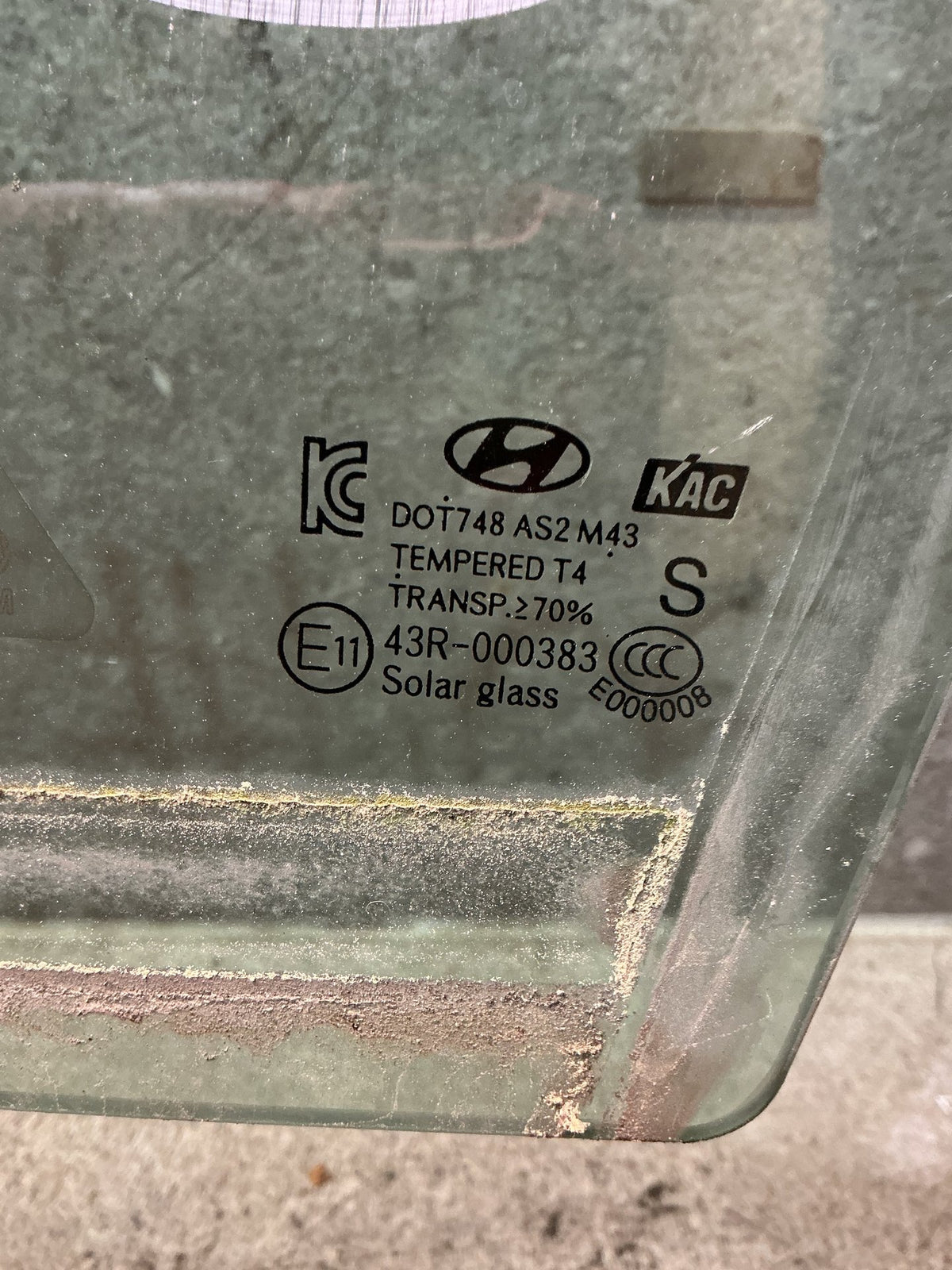 2014 Hyundai Santa Fe - Left Front Door Glass - (TAG18466)