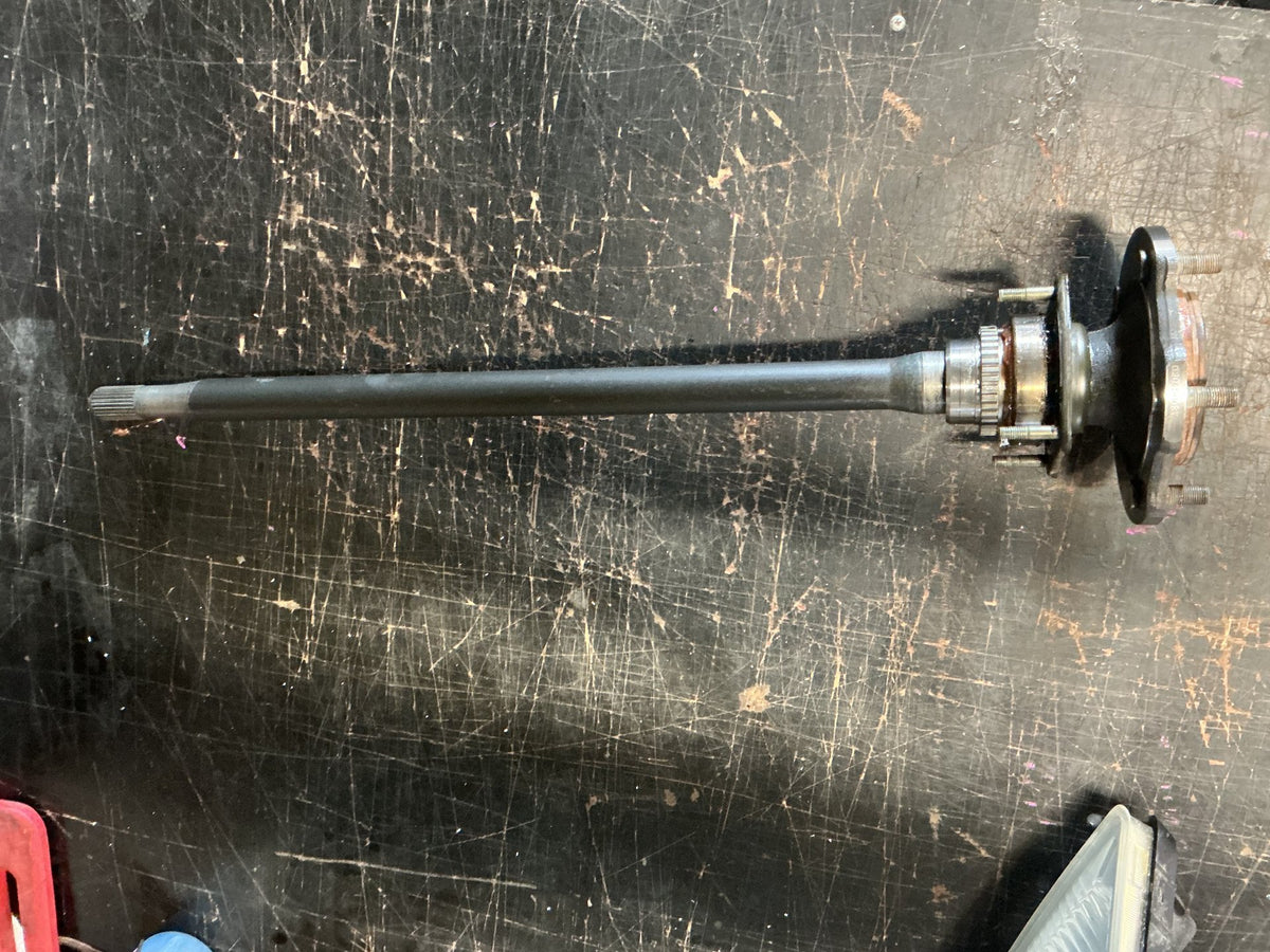 2003 Suzuki Grand Vitara SQ420W - Right Rear ABS Axle - (TAG17853)