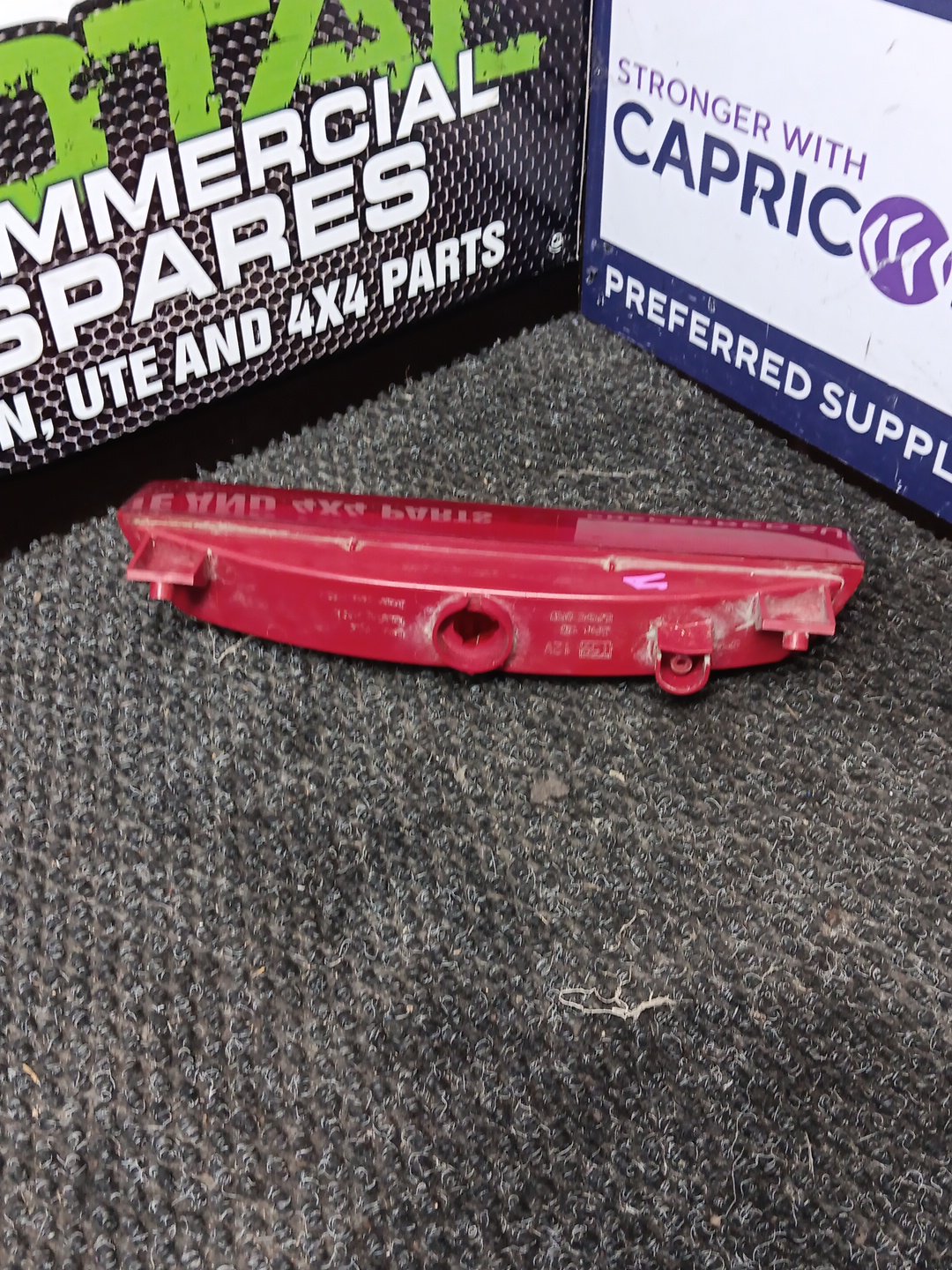 2004 Toyota Estima ACR30 - High Level Stoplight - (TAG6690)