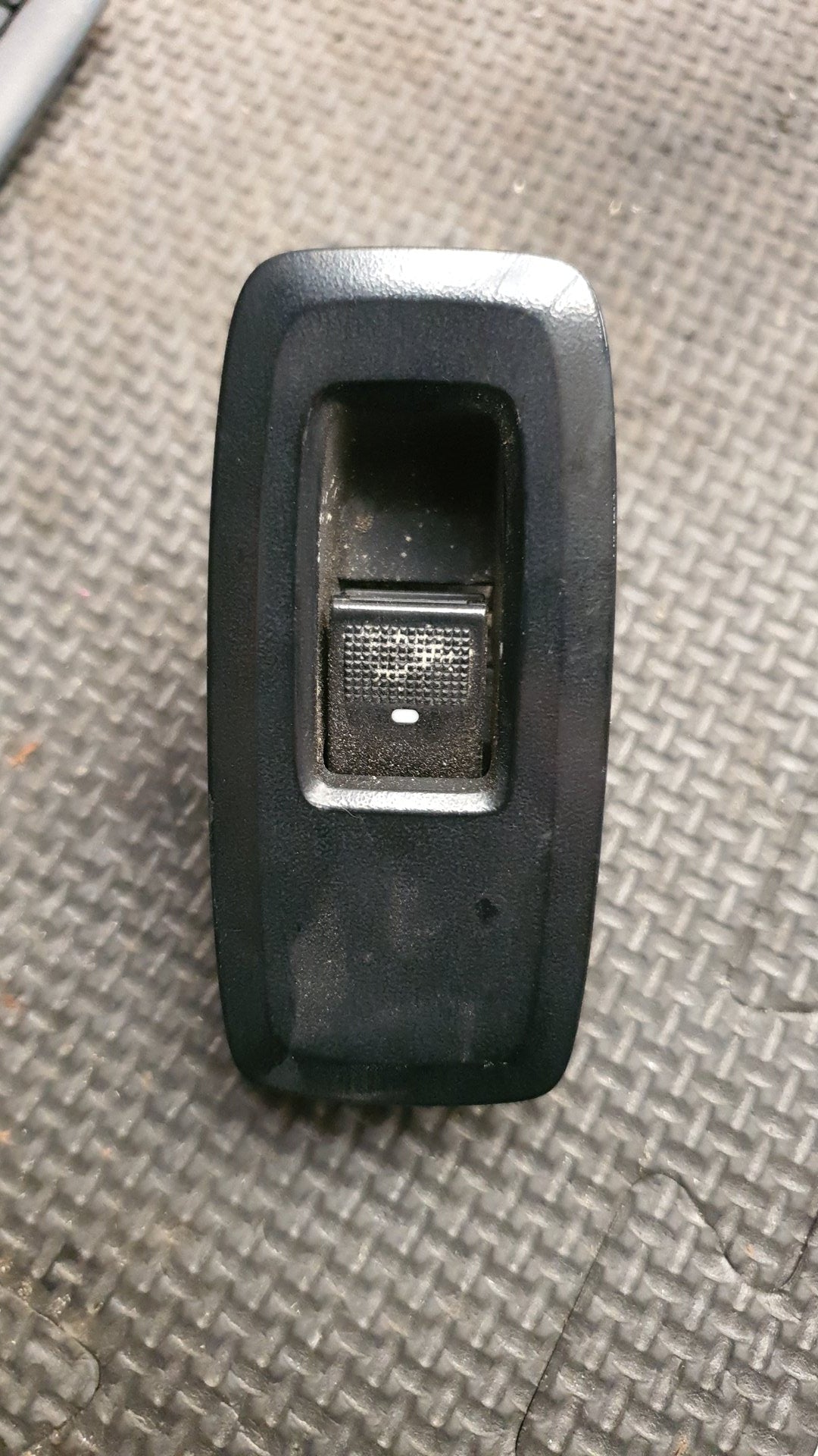 2012 Ford Ranger PXI- Left Front Window Switch- (TAG4700) PN: EB3T-14529-AA