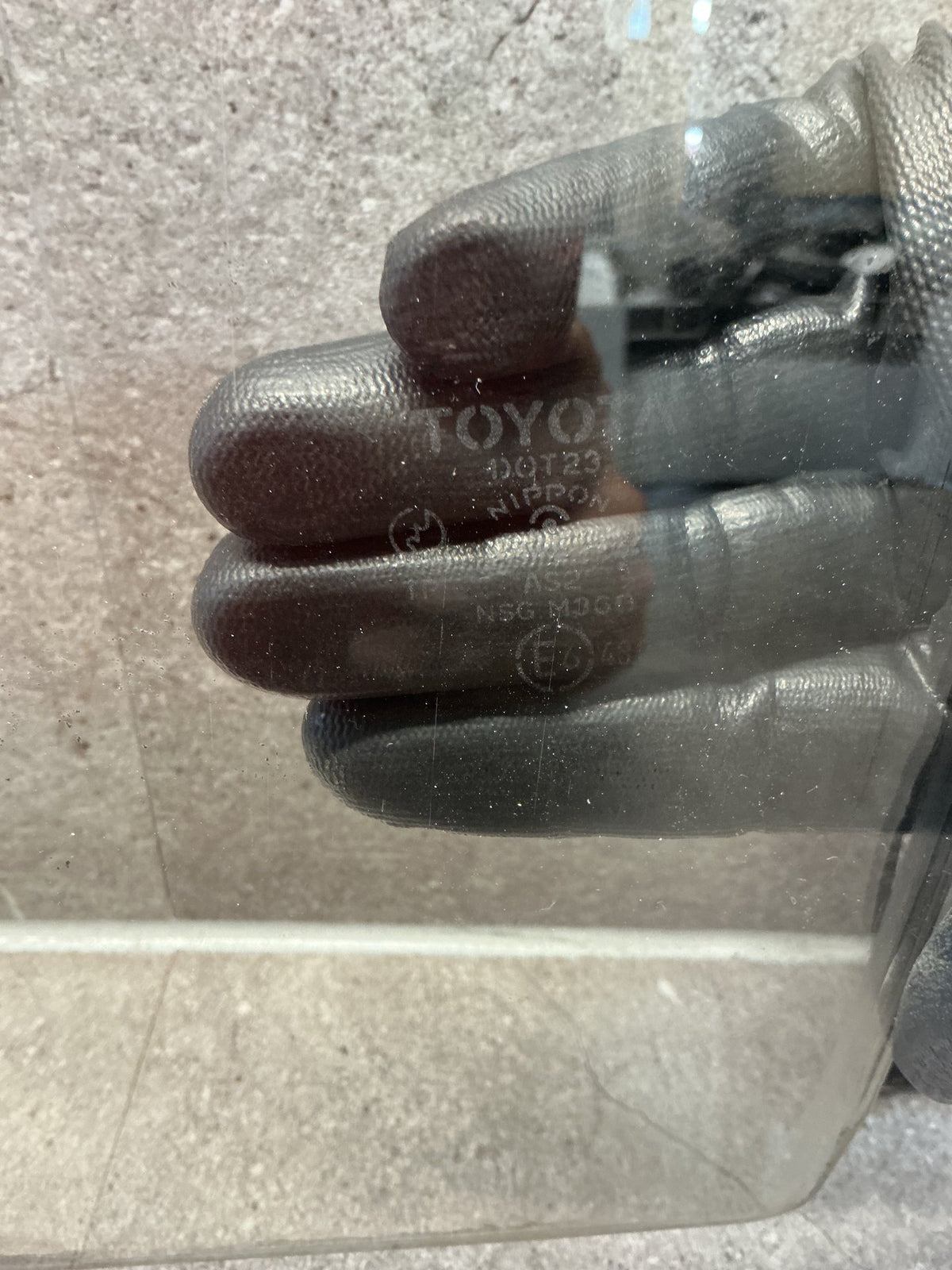 1994 Toyota Hilux Surf KZN130- Left Front Door Window- (TAG13533)