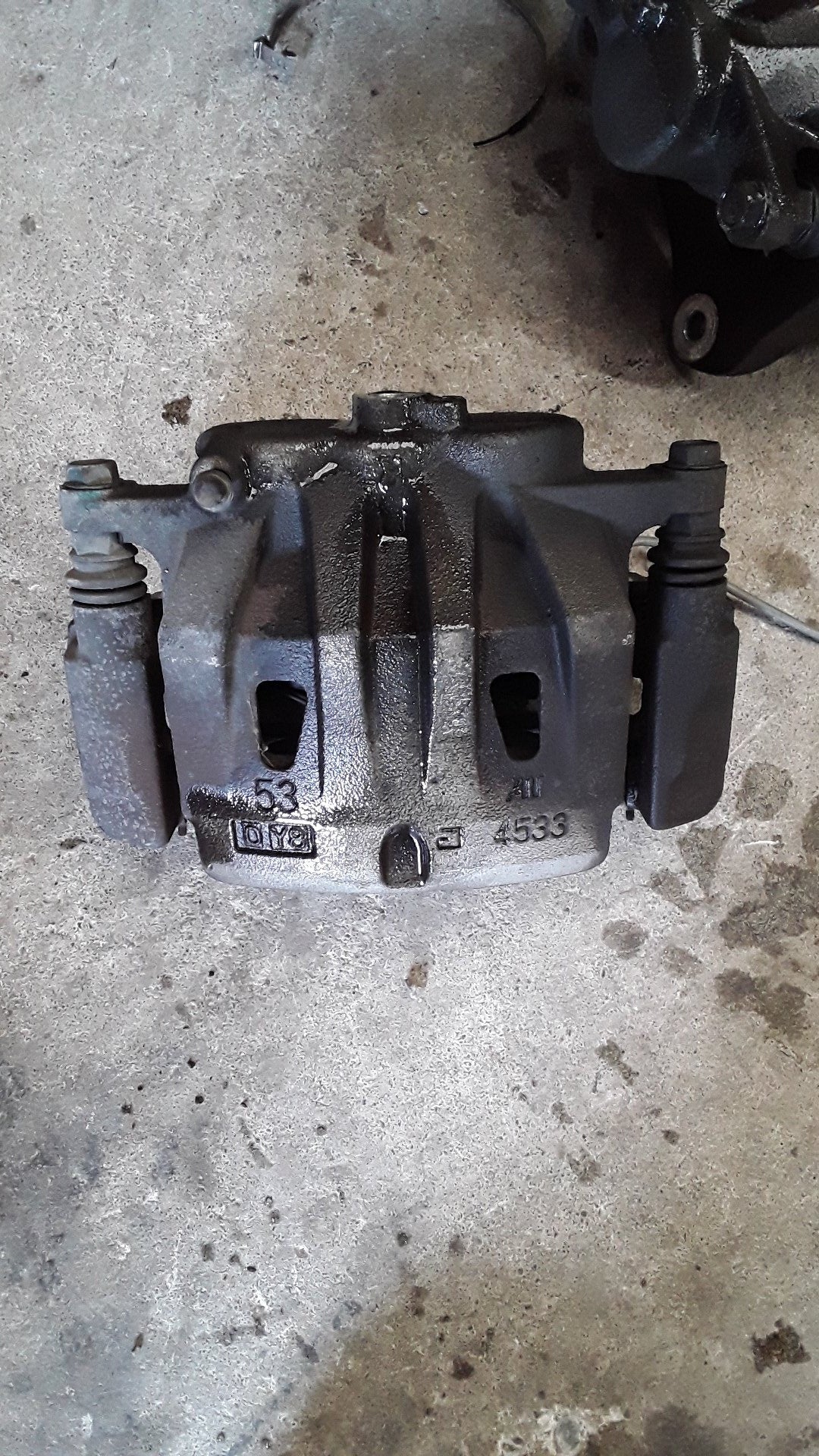 2011 Toyota Highlander U40- Right Front Caliper- (TAG36) PN: 4773048150