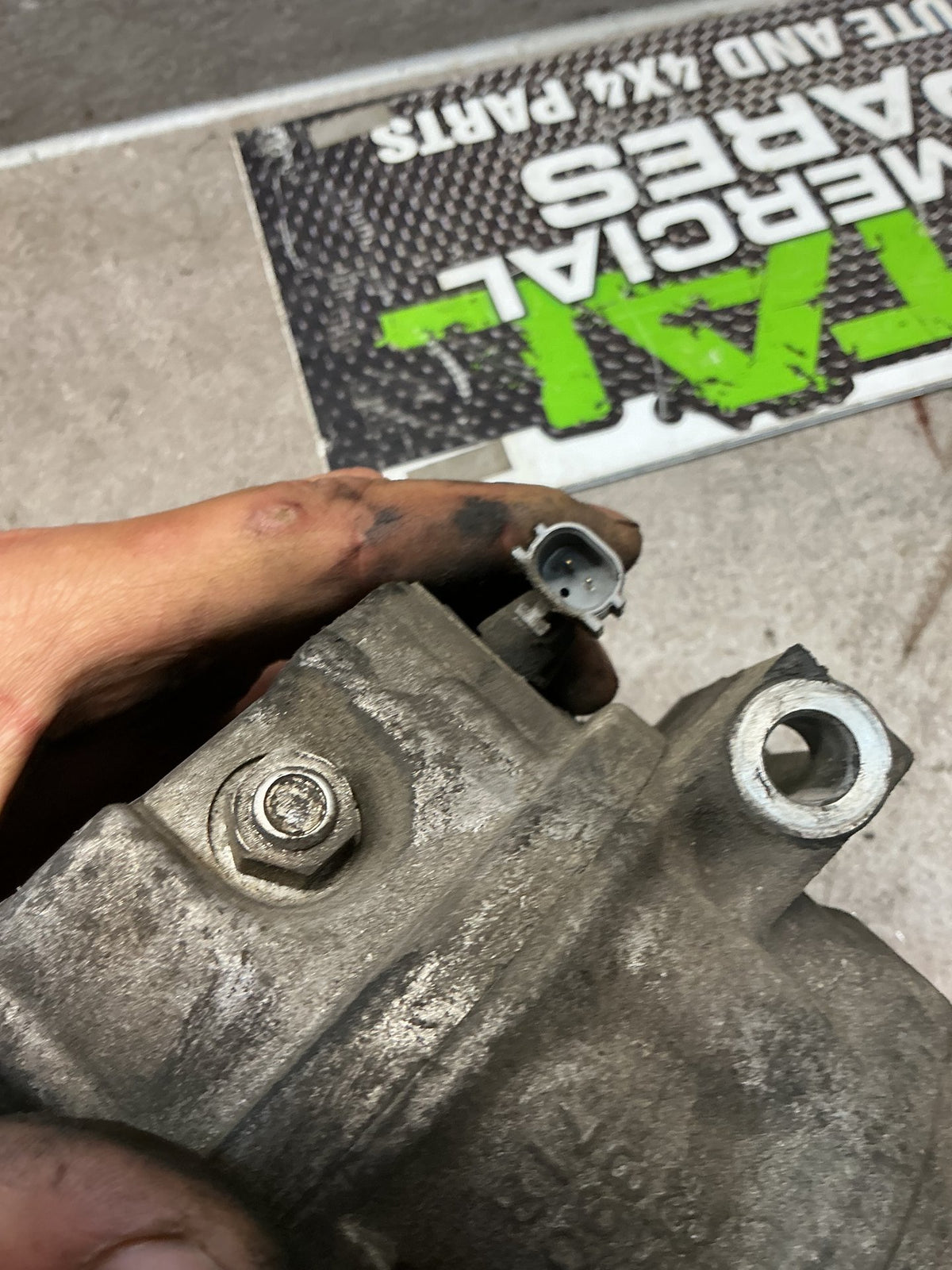 2006 Nissan Elgrand E51- A/C Compressor- (TAG12967)