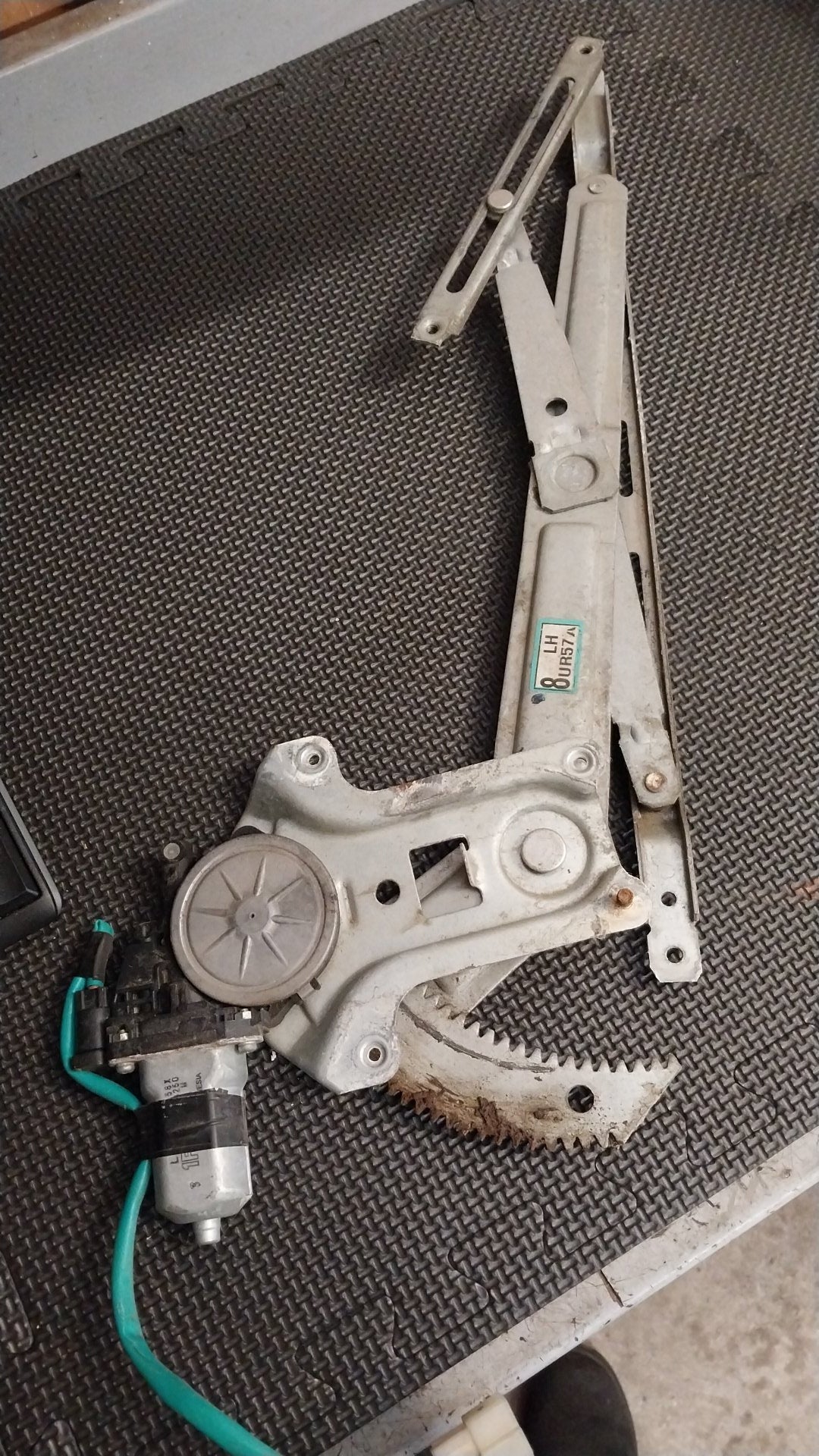 2006-2011 Mazda BT-50 CD UNY0E- Left Front Window Regulator/Motor- (TAG291)