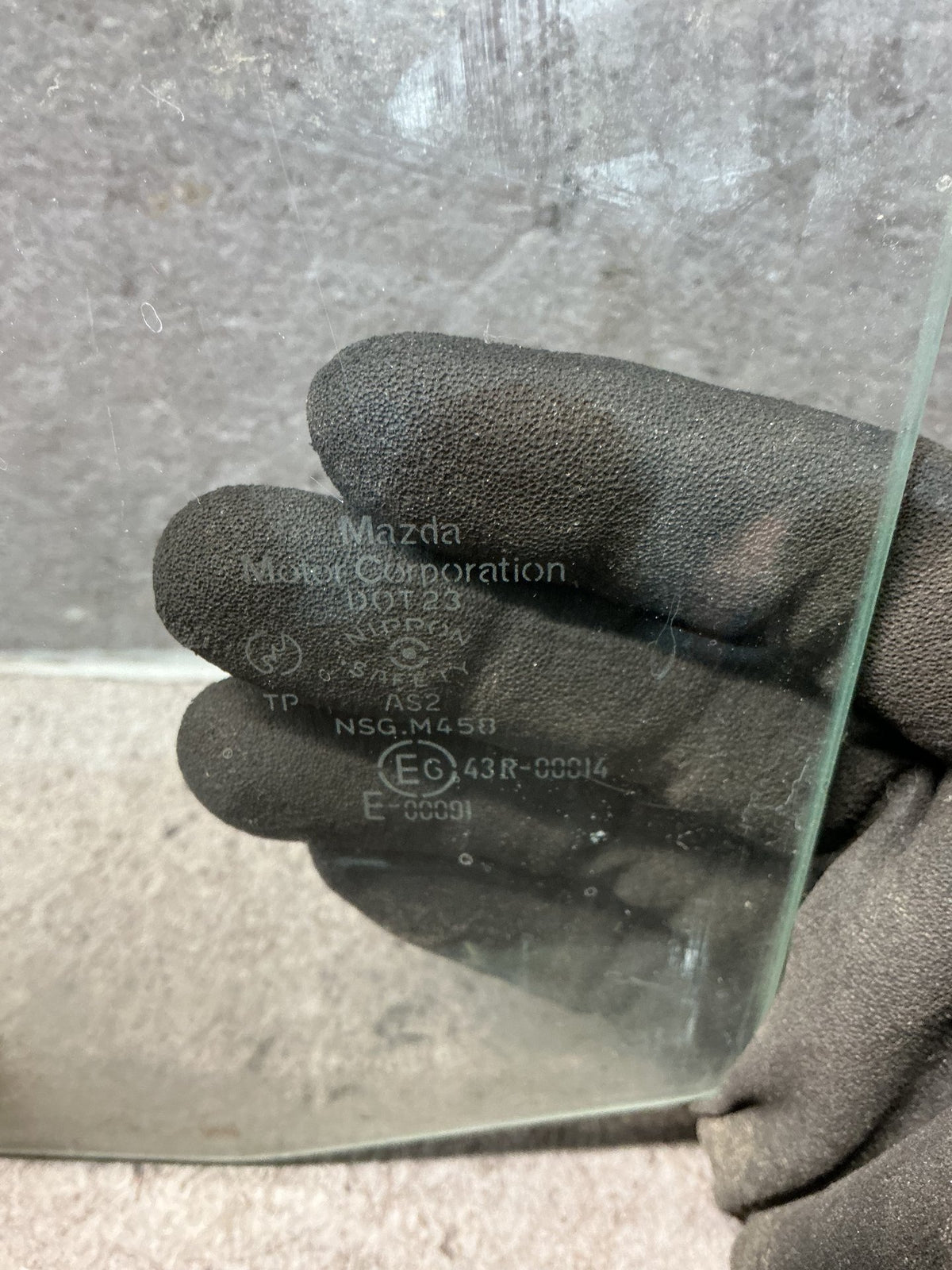 1989 Mazda Titan - Left Front Door Glass - (TAG18931)