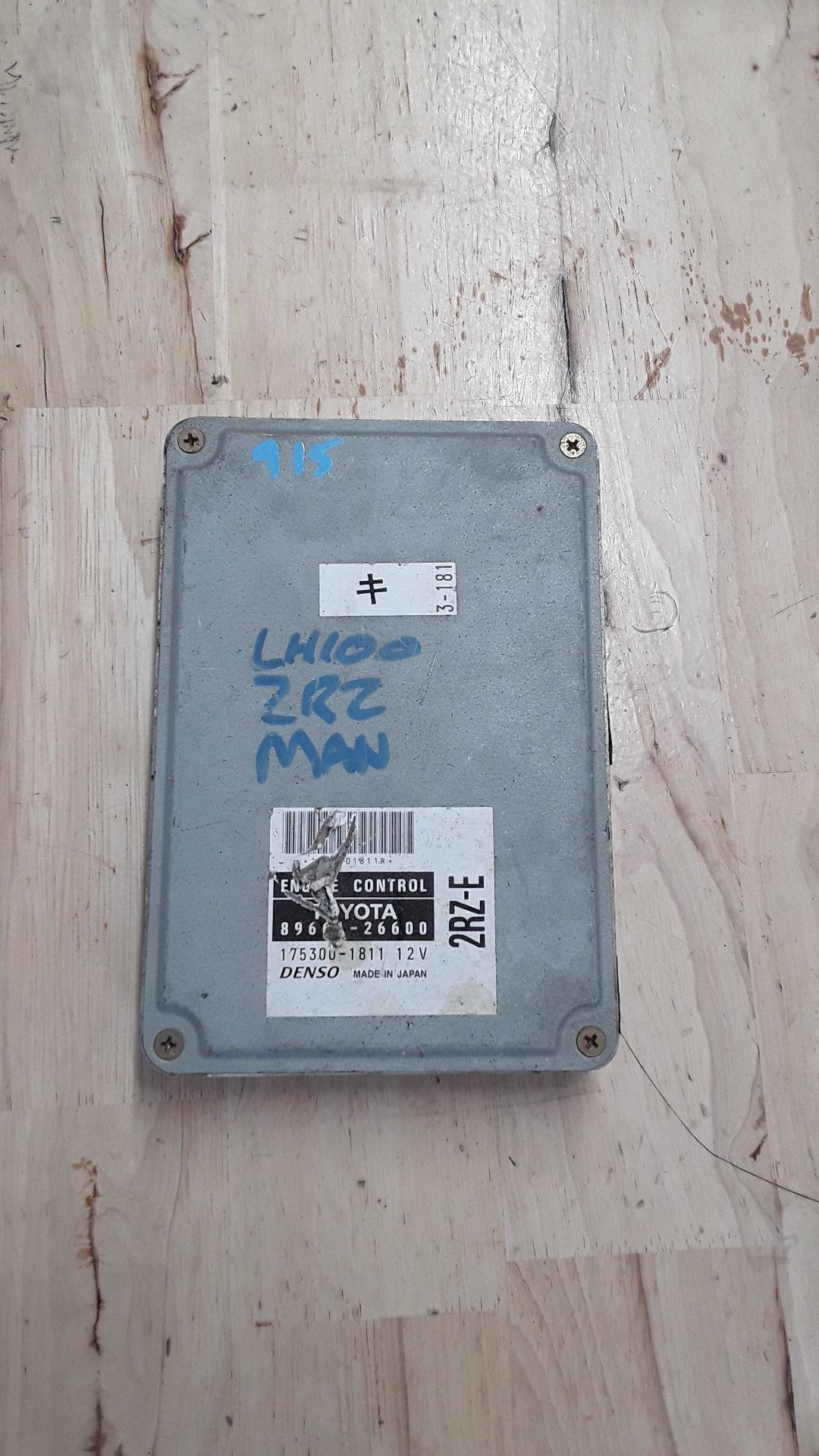1995-2005 Toyota Hiace RCH12- ECU- (TAG915) PN: 8966126600