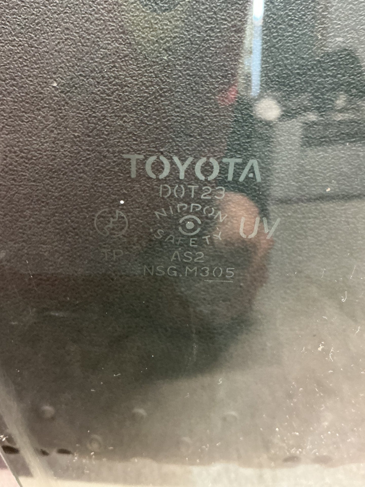 1995-2002 Toyota Hilux III N180- Right Front Door Glass- (TAG12798)