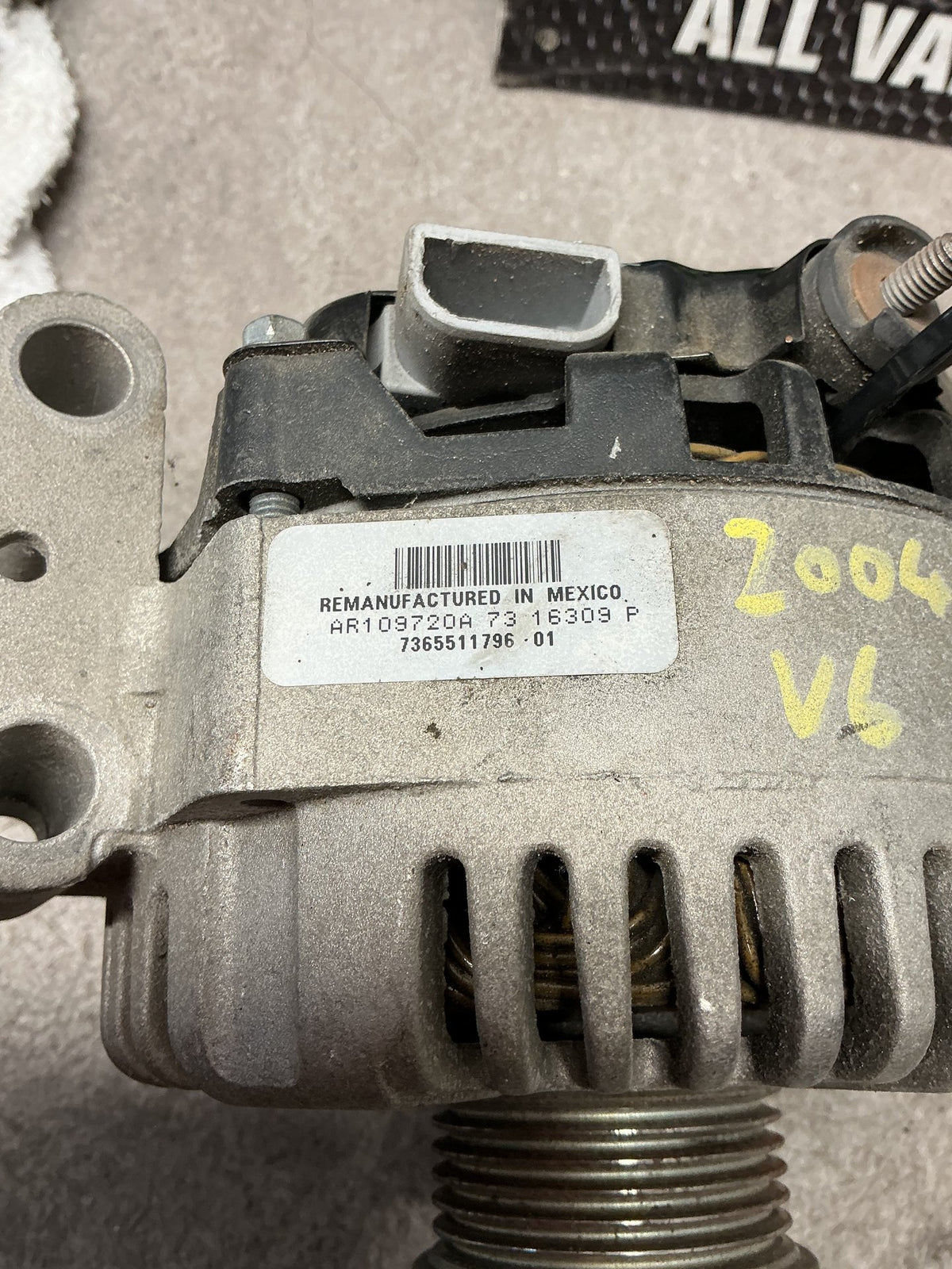 2004 Ford Explorer- Alternator- (TAG14866)