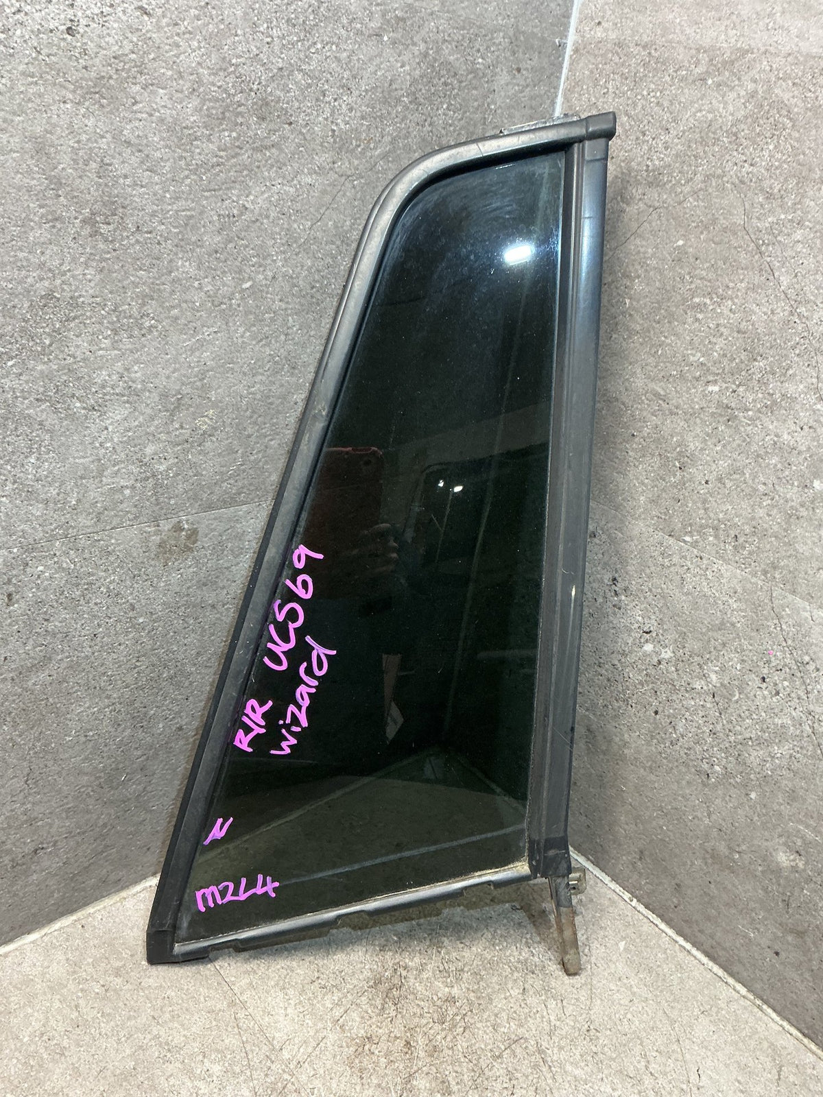 1993-1998 Isuzu Wizard UCS UCS69 - Right Rear Quarter Door Glass - (TAG18783)