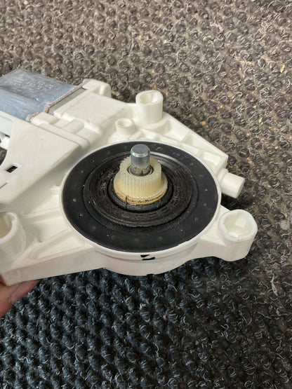 2012-2015 Dodge Journey JC - Right Front Window Reg Motor - (TAG9996)