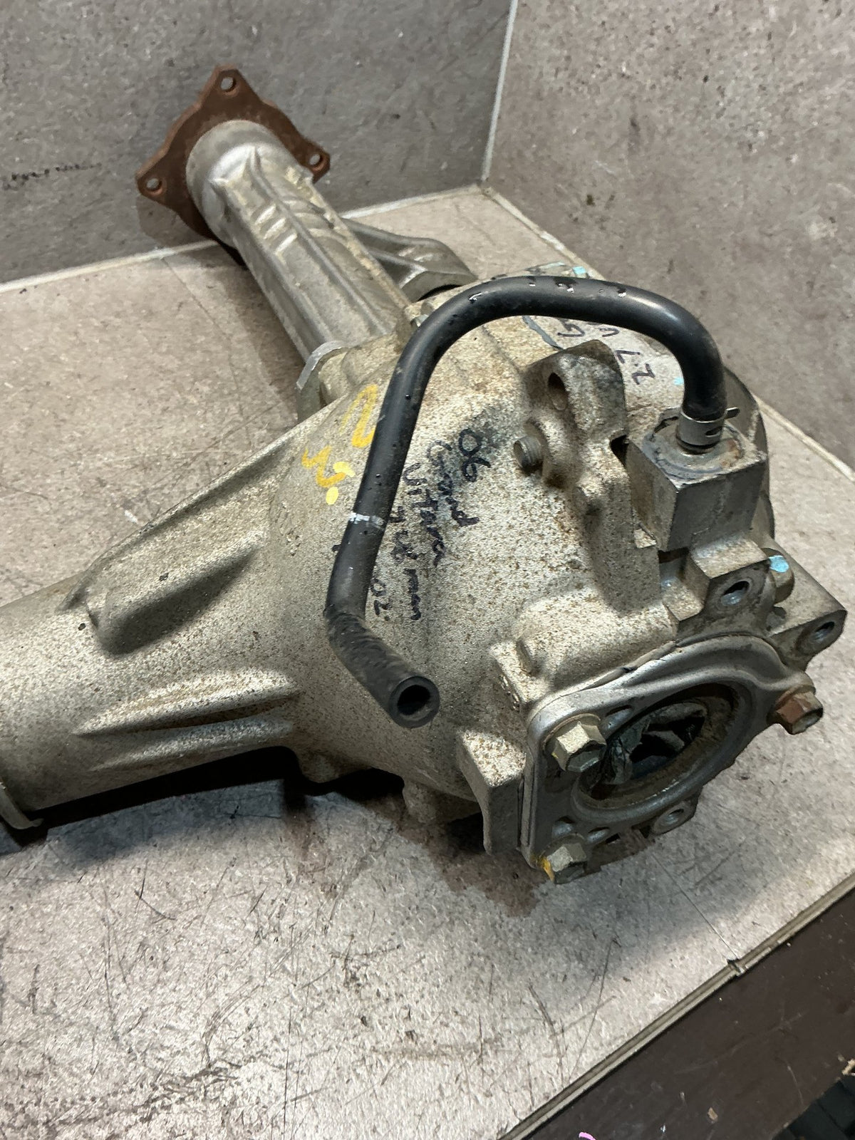 2006 Suzuki Grand Vitara- Front Differential Head- (TAG17567)