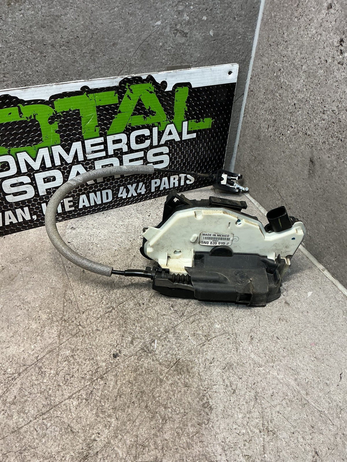 2014 Volkswagen Amarok- Left Rear Door Lock Actuator- (TAG16238)