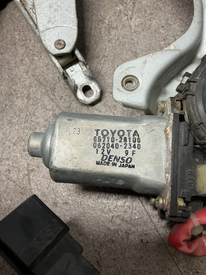 2004 Toyota Estima ACR30 - Right Front Window Regulator/Motor - (TAG16139)