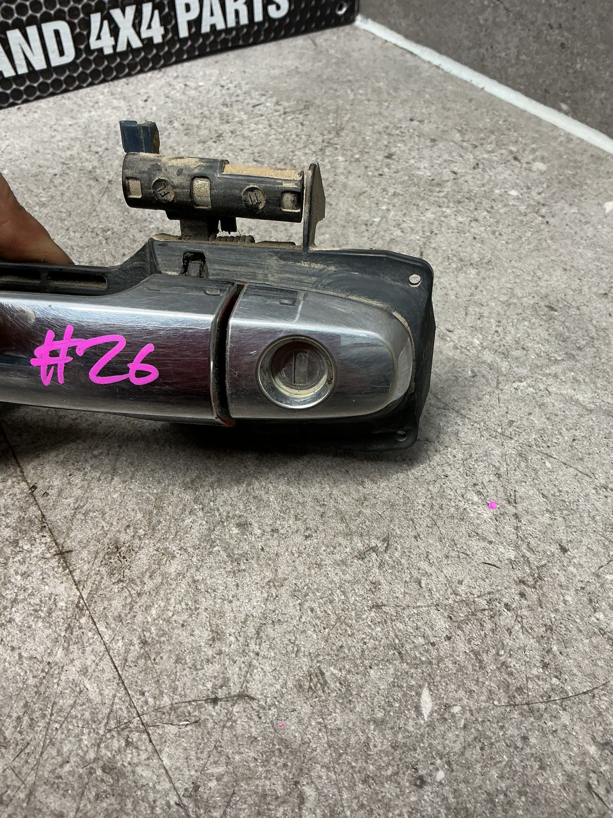 2005 Toyota Hilux VII N20- Left Front Door Exterior Handle- (TAG13687)