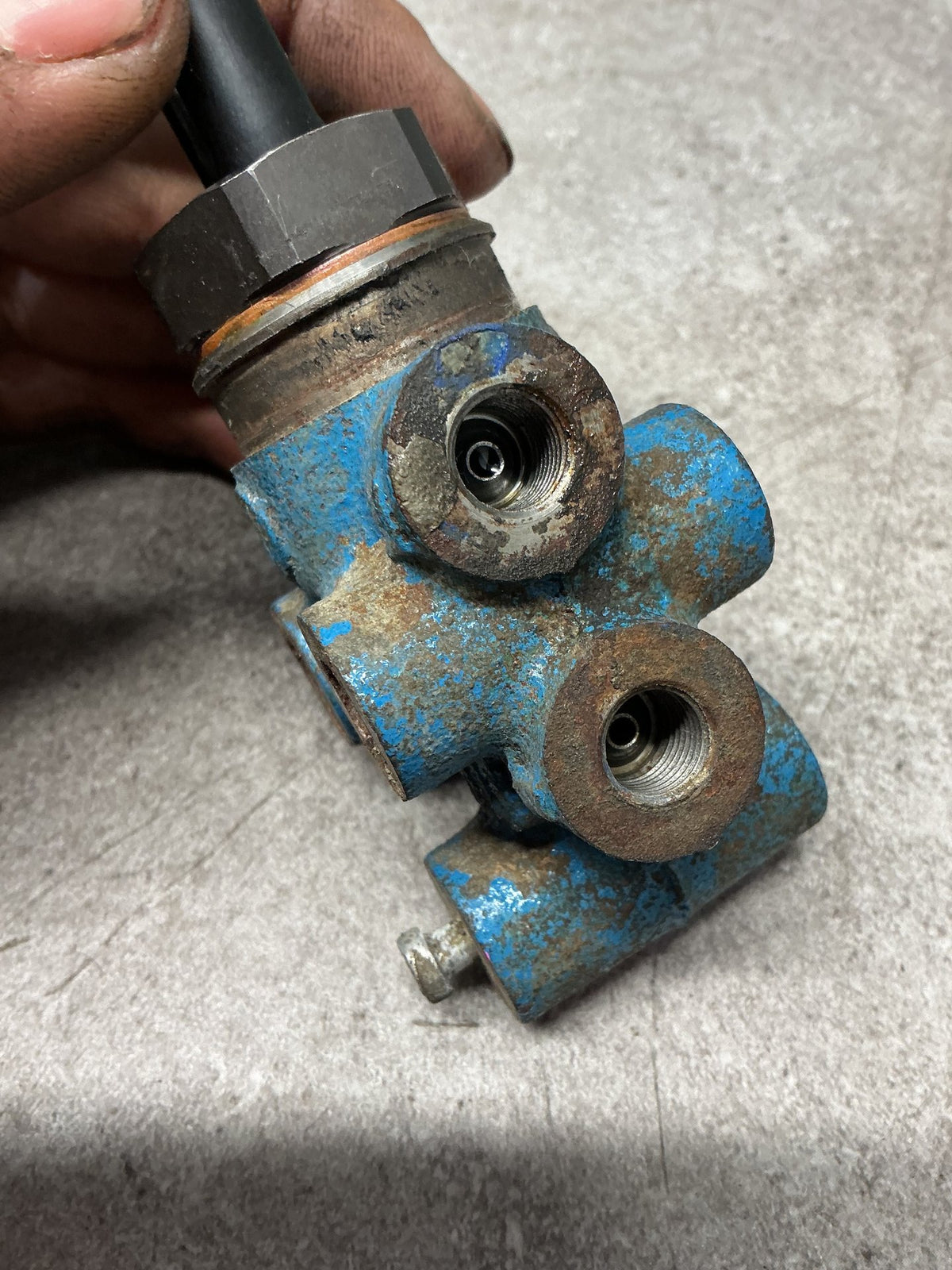 2006 Toyota Hilux- Brake Proportioning Valve- (TAG12216)