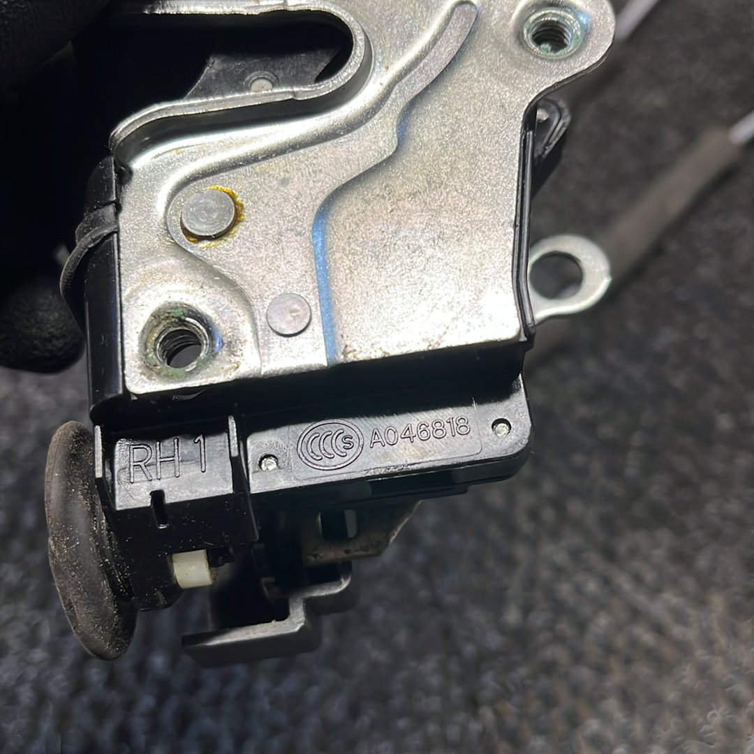 2012 Holden Captiva- Right Rear Door Lock Actuator- (TAG8166) PN: A046818