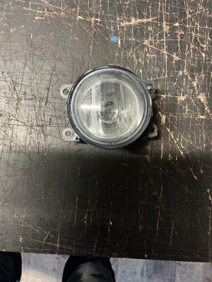 2006 Nissan Elgrand E51- Left Spotlight- (TAG16629)