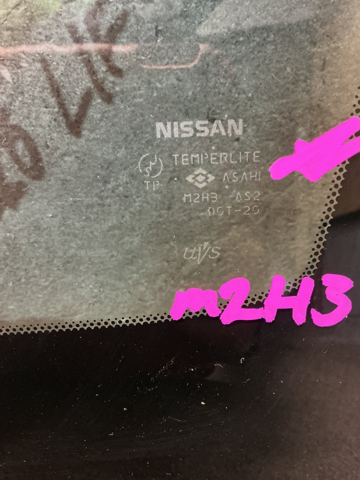 2008 Nissan Serena C25 - Left Front Quarter Door Glass - (TAG18778)