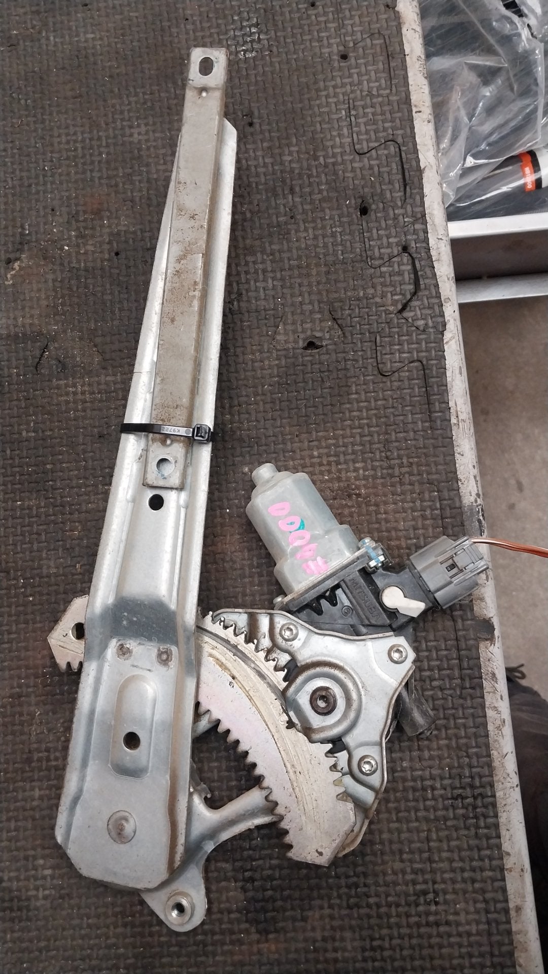 2012-2020 Isuzu D-Max TFS- Left Rear Window Regulator/Motor- (TAG4000)