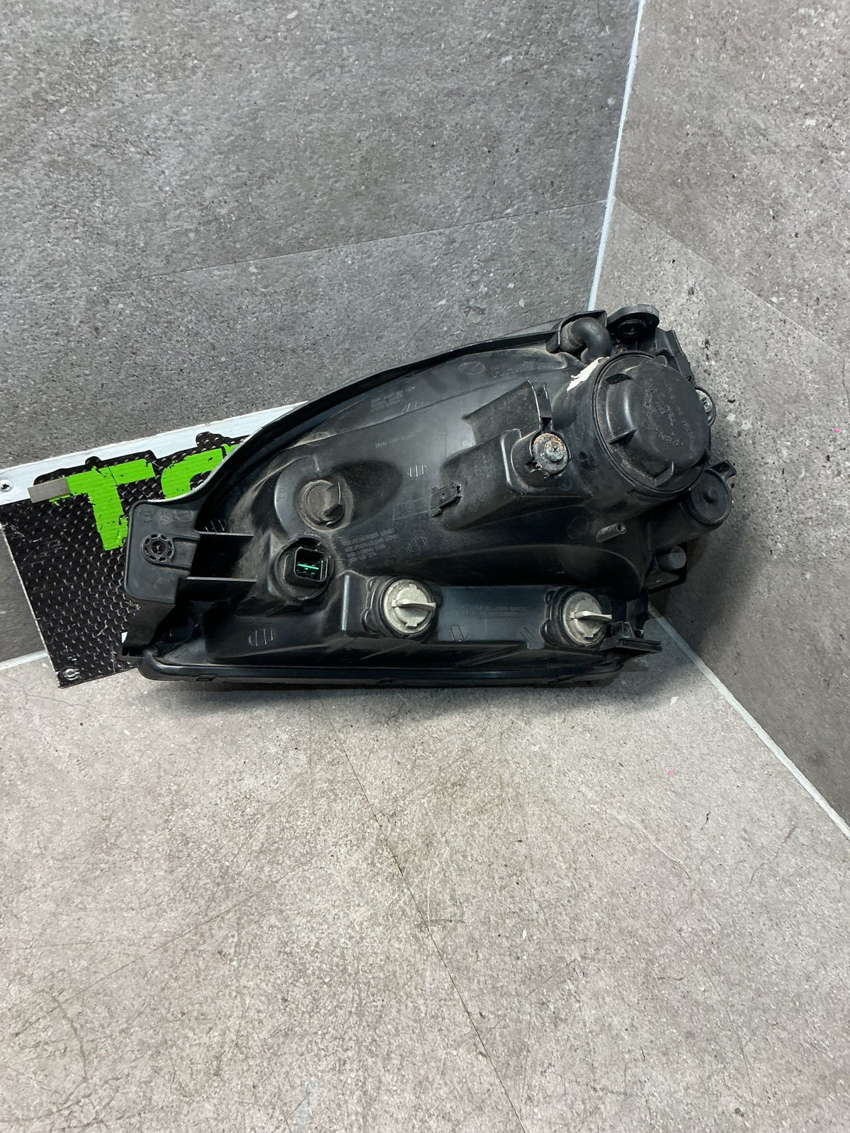 2010 Hyundai Tucson- Right Headlight- (TAG14553)