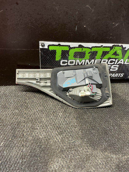 2006 Toyota Previa GSR50- Left Tailgate Light- (TAG9812)