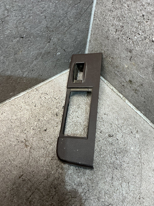 1993 Toyota Land Cruiser HDJ81 - Left Rear Door Window Switch Surround - (TAG18742)