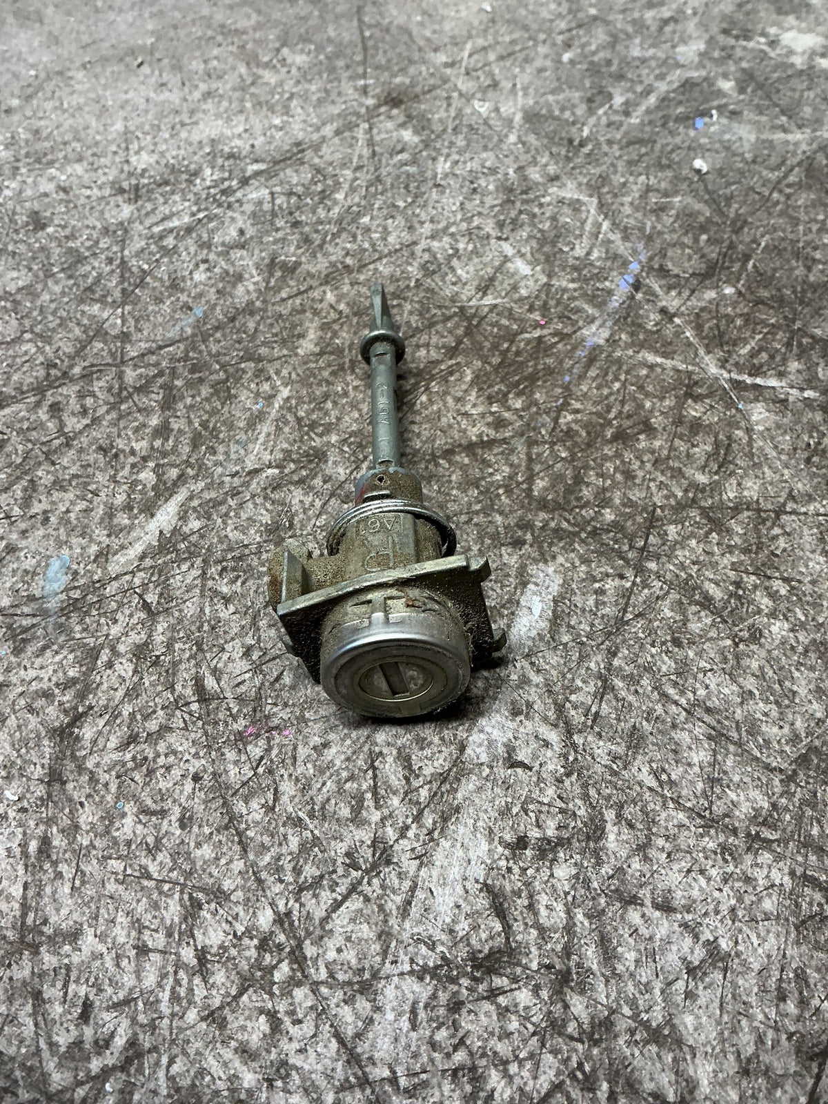 2006 Mitsubishi Outlander II CW*W CW5W - Right Front Door Lock Barrel - (TAG17923)